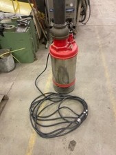 MULTIQUIP SUBMERSIBLE CENTRIFUGAL PUMP, MODEL #: ST6146