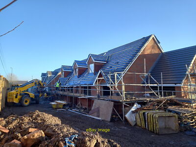 Foto 6x4 Dächer drauf, Ziegel gut unterwegs. Windows Next? Shifnal Progress c2022