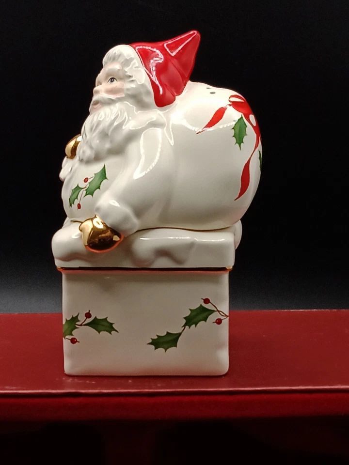 Lenox Porcelana Vacaciones Santa Encima Chimenea Apilable Salero y Pimentero Nuevo en Caja Foto 4 de 4