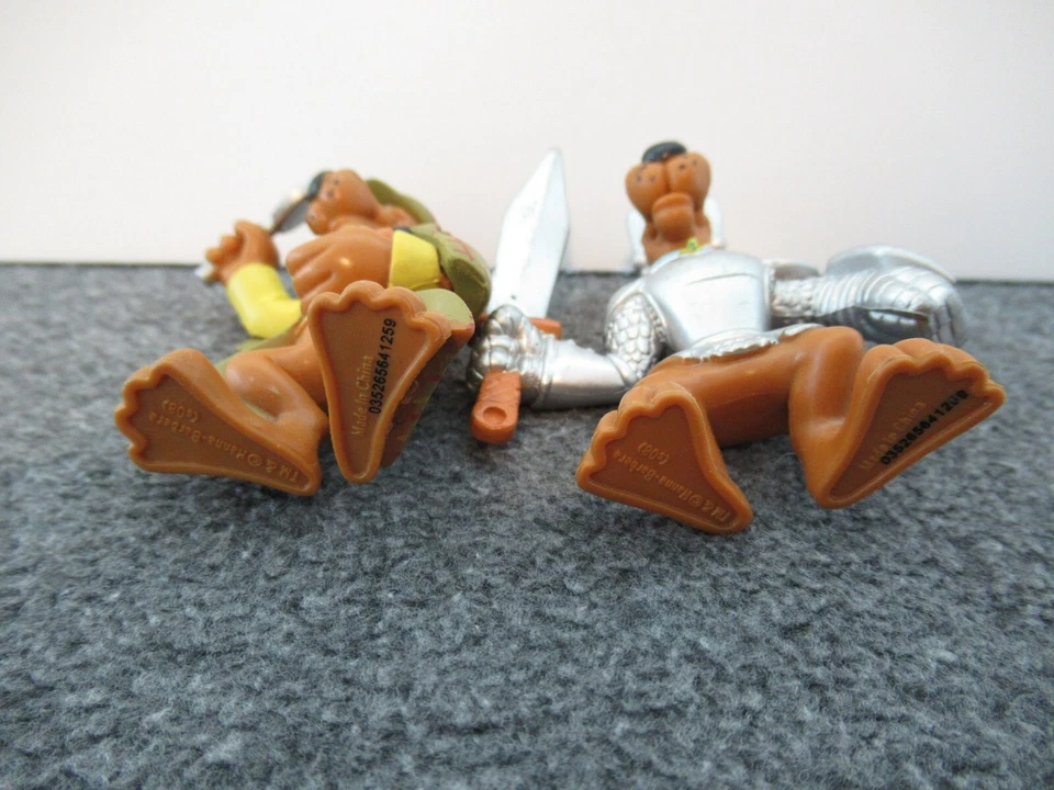Lote de 2 figuras de acción Scooby-Doo Castle Knight & Sherlock Holmes Hanna Barbara Foto 3 de 4