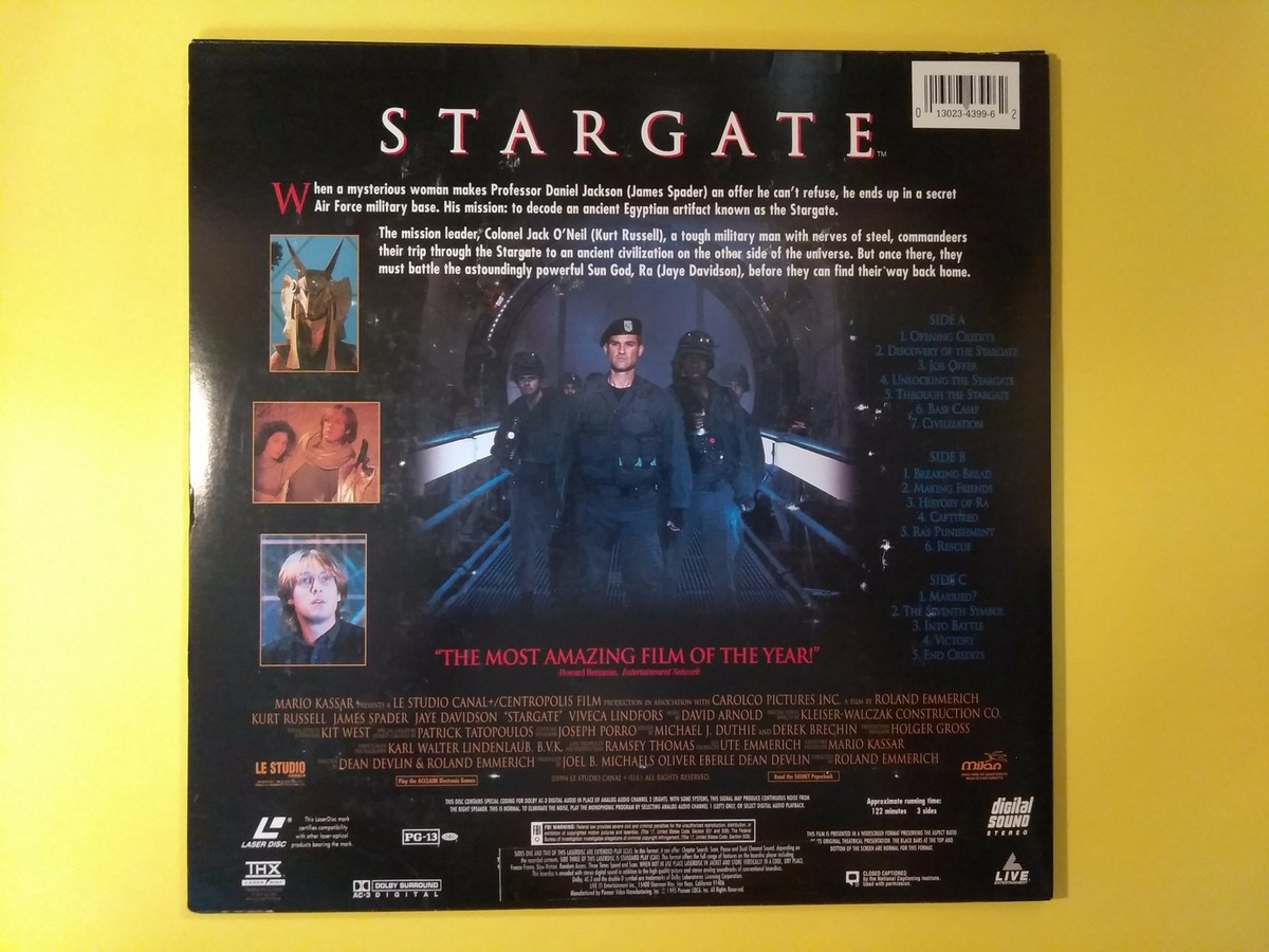 STARGATE Kurt Russell, James Spader, Jaye Davidson 1994 Carolco