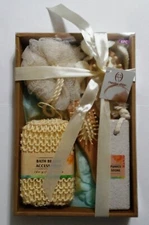 Luxury Bath & Spa Gift Set with Wood Massagers for Body & Scalp, 6 Pieces