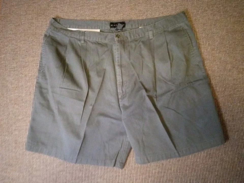 Croft & Barrow Gray Men's Chino Shorts Size 44.  t12 - Image 3 of 4