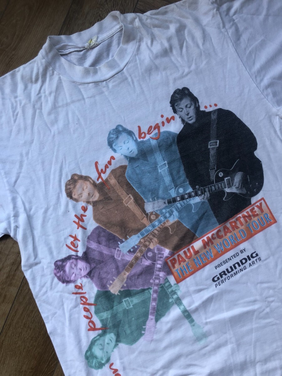 Vintage PAUL MCCARTNEY 90s NEW WORLD TOUR T-Shirt - M Vintage PAUL MCCARTNEY 90s NEW WORLD TOUR T-Shirt - M