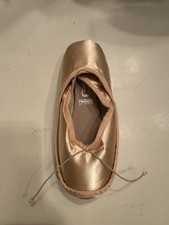 Freed Pointe Shoes Of London Never Worn Size 5 1/2 XX Maker R