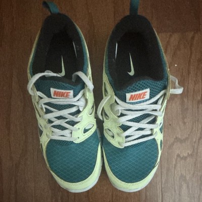 Nike Free Run 2 Men s Low Top Lace Up Colorblock Sneaker DD0163-300