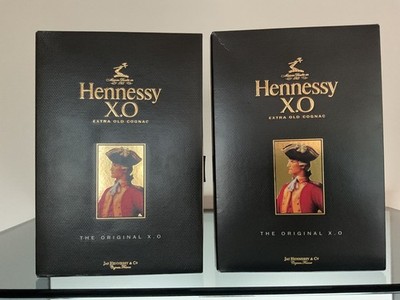 2 Fl XO HENNESSY X.O Extra Old Cognac in Geschenkbox 40 % Vol./ 0,7 L  voll leer