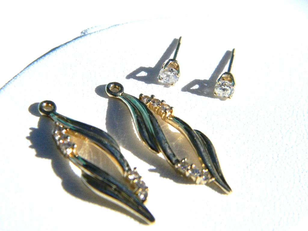 14K Solid Yellow Gold Dangle Diamond Earring Jack… - image 3