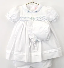 NWT Petit Ami White Blue Smocked 3PC Dress 9 Months 9M Baby Girls Bonnet