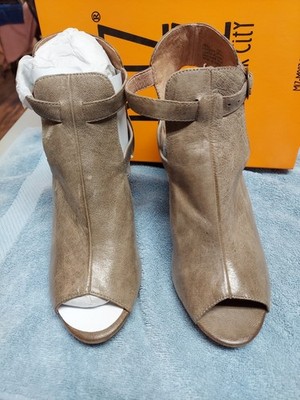Miz Mooz Molly Stone Color Sandals NWT, Sz. 10