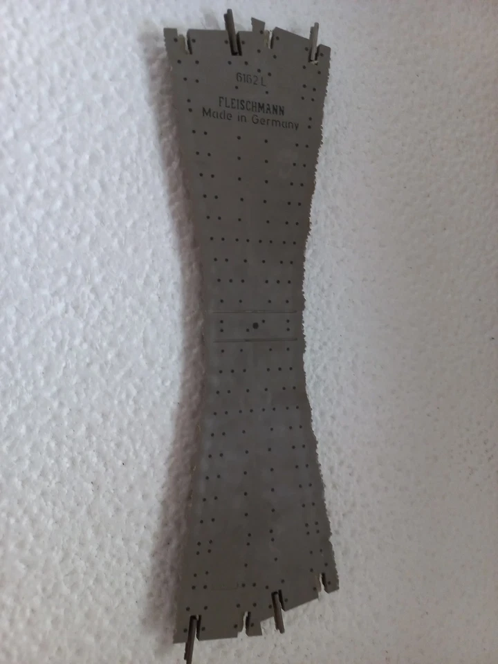 Fleischmann 6162 L H0 - Incrocio 18° a sinistra 200 mm con massicciata - Immagine 3 di 4