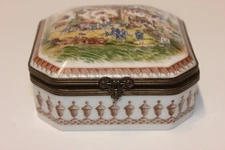 Porcelain de Paris for National Trust Cliveden Jewelry Trinket Box, 2050/2500