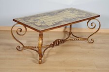 Table basse en fer forgé doré et verre églomisé Commedia dell'Arte
