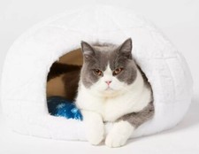 Wondershop White Snow Cave Cat Enclosed Bed Cat Pet Bed NWT