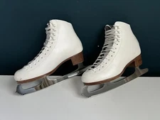 Riedell Model 117 Figure Skates Sz: 9.5 + Sapphire Blades + Guards