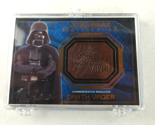 2016 Topps Star Wars Masterwork Darth Vader Yavin Commemorative Medallion Card - Picture 1 of 4