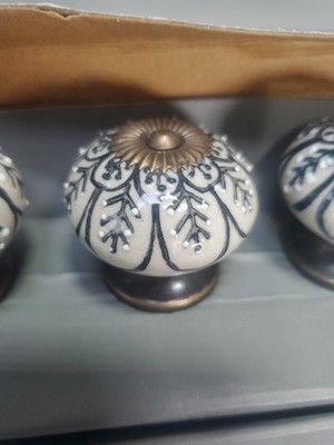 Casa Decor Ceramic DRAWER PULL KNOBS CABINET PULLS Handmade India NEW Set of 8