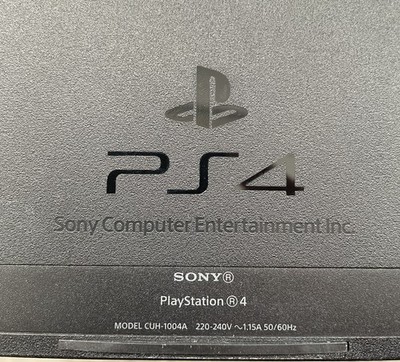Sony Playstation 4 model cuh-1004a 500gb