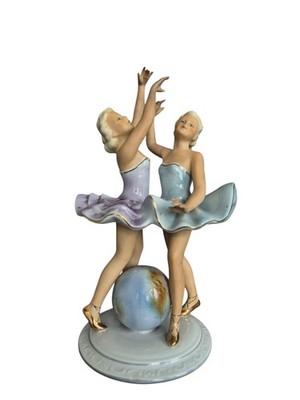 Vintage Fasold Stauch Germany Porcelain Ballerinas Dancers Figurine Globe 0019