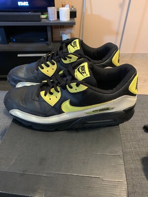 air max 90 glow in the dark black