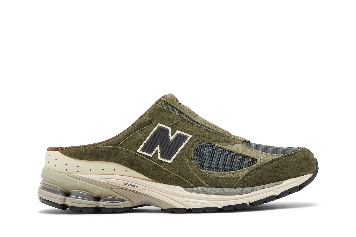 New Balance Sneakersnstuff x 2002R Mule 