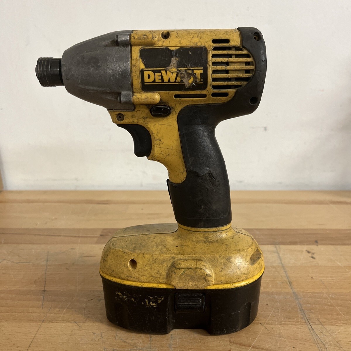 DeWalt DW056 1/4