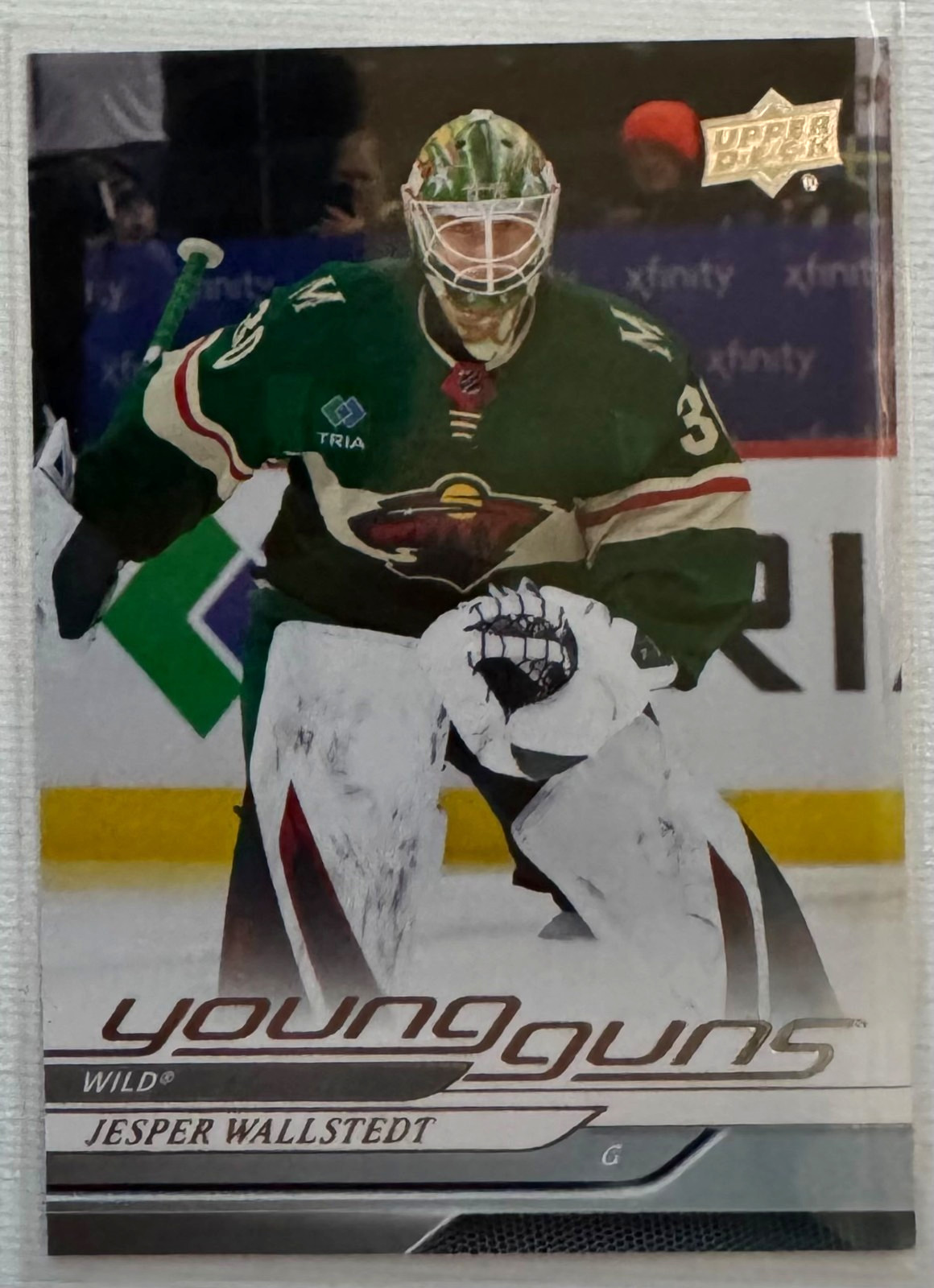 2024-25 Upper Deck Jesper Wallstedt Young Guns #202 UD Series 1 Rookie