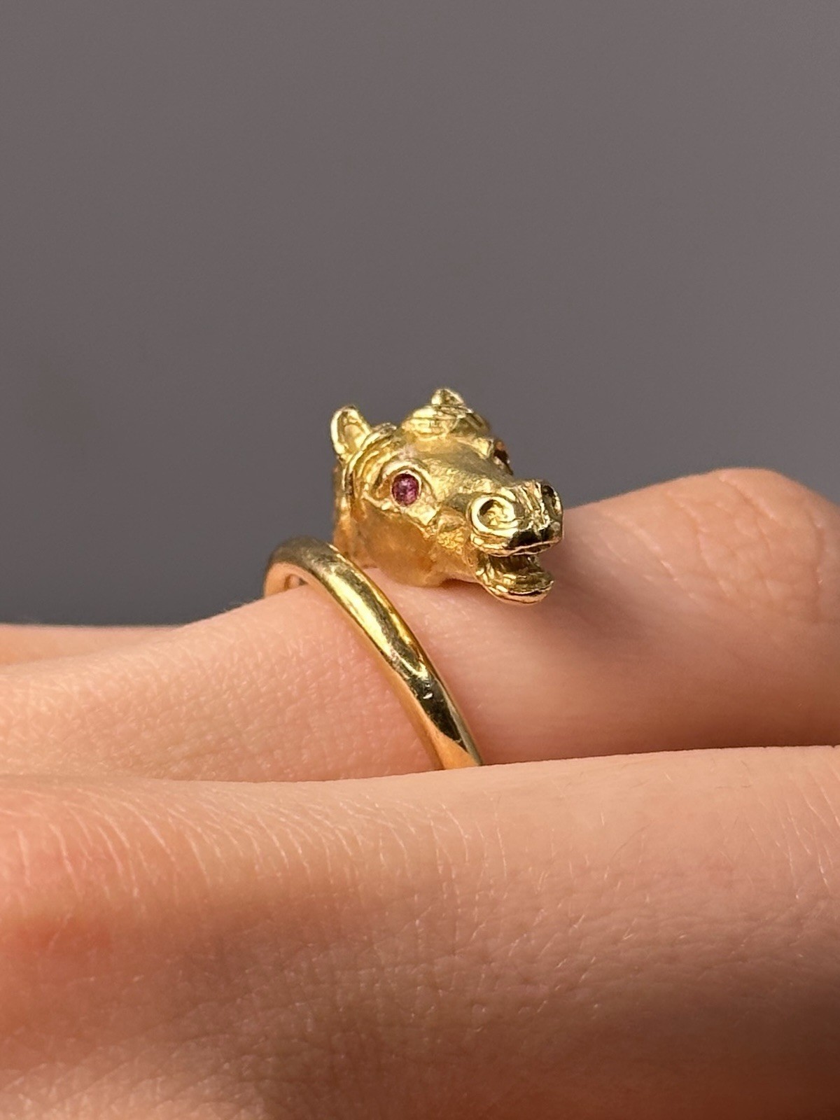 Vintage Solid 18K Yellow Gold & Ruby French Horse… - image 1