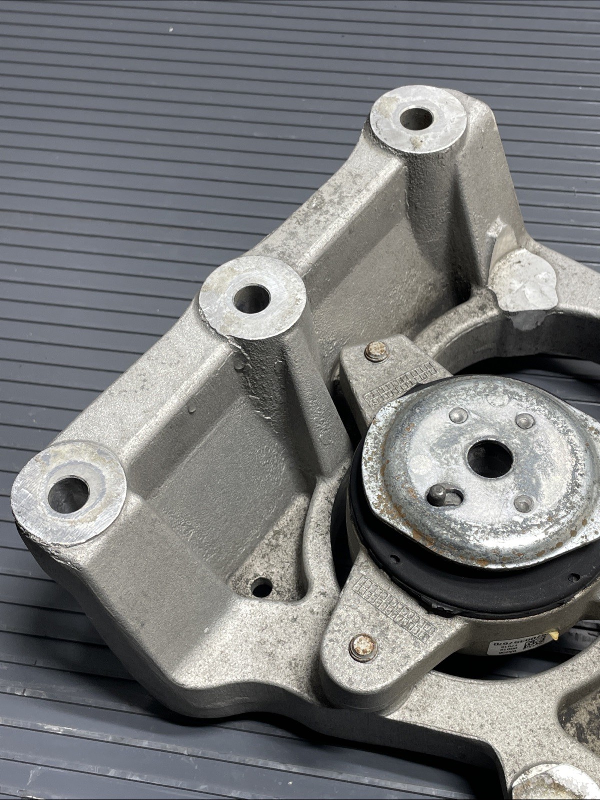 2020-2024 Maserati Levante Auto Transmission Gearbox Mount Bracket OEM