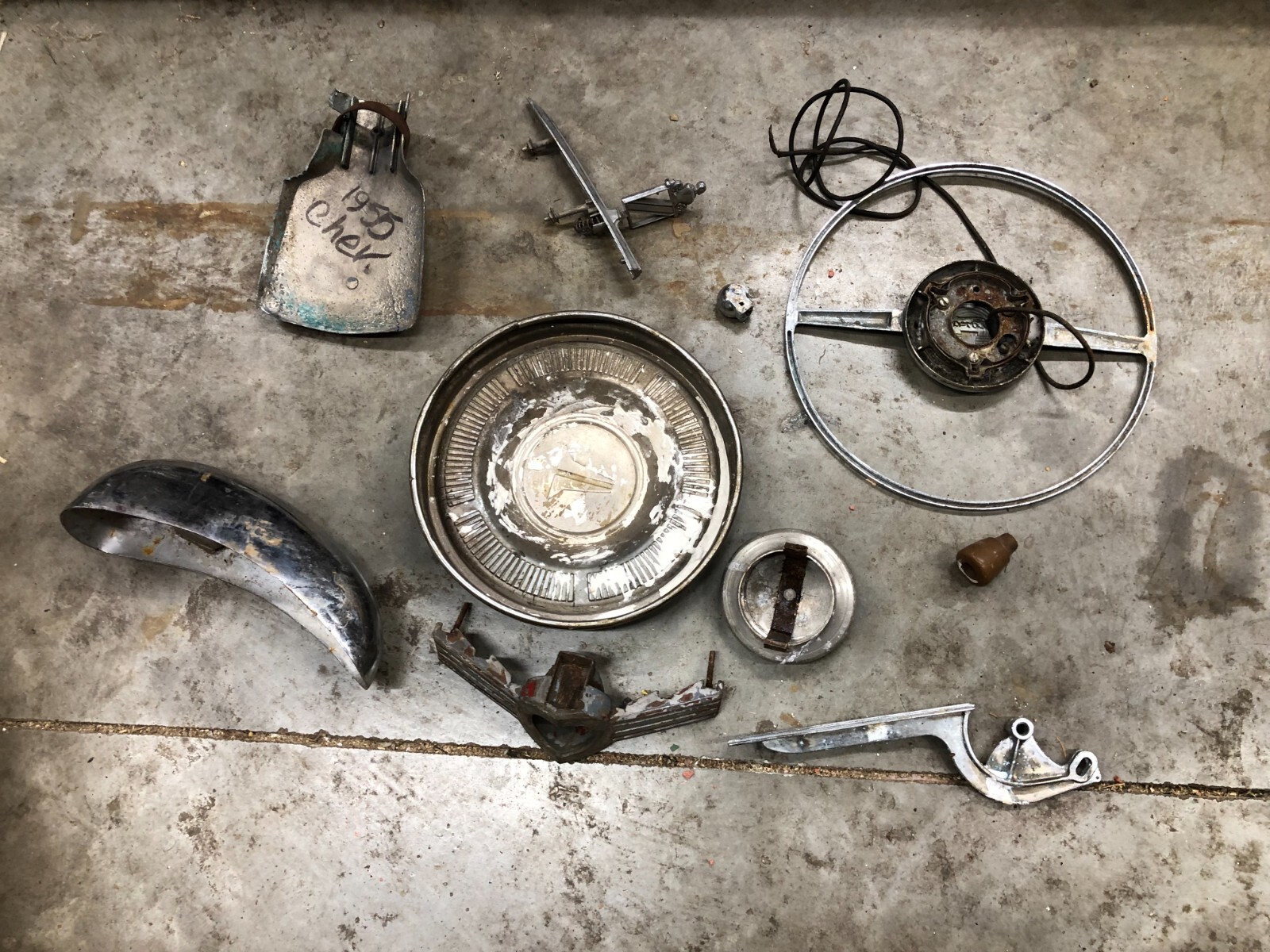 PARTS LOT 55 Vintage FORD Chevrolet PACKARD Auto Parts Horn Ring Hub