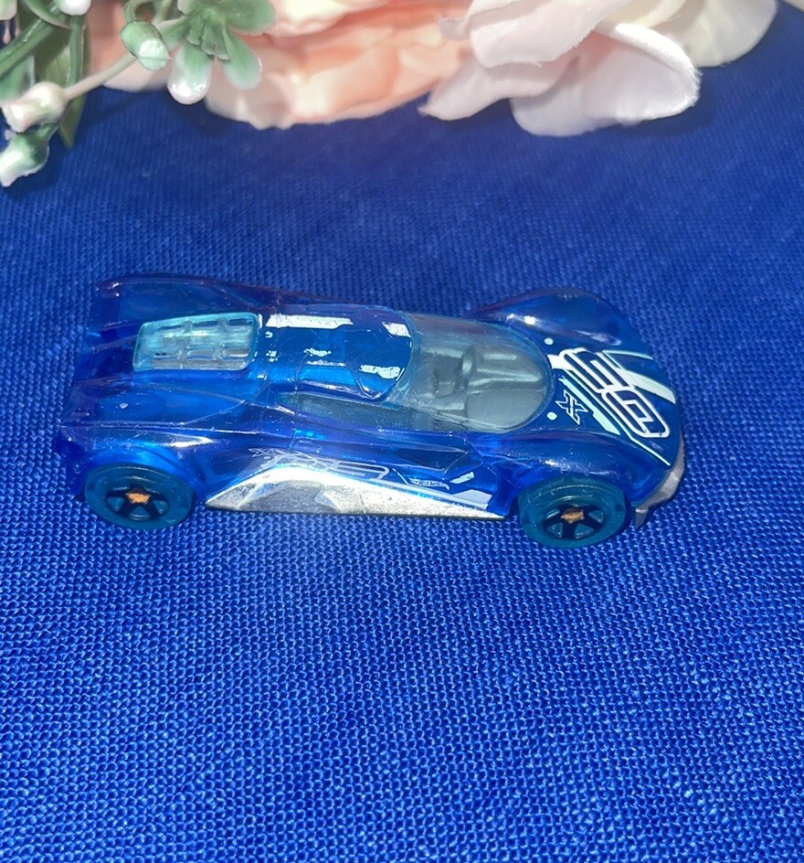 2016 Mattel Hot Wheels CRESCENDO Clear Blue Die Cast Model Race Car #05