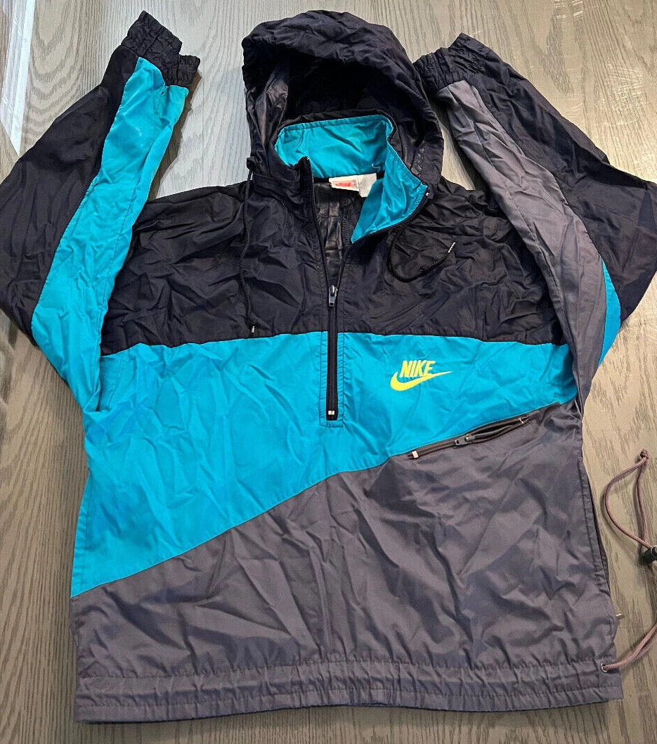 Nike packable shop windbreaker