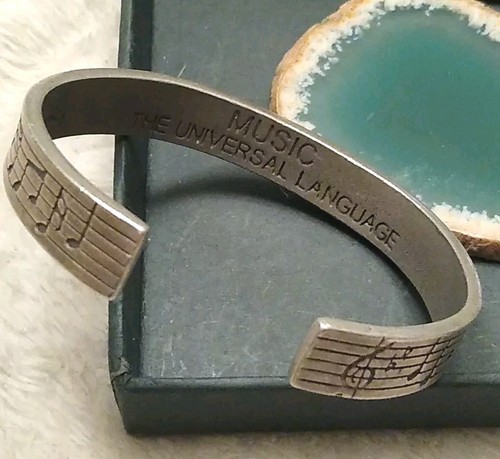 WD Whitney Howard Signed Pewter Music Universal Language Cuff Bracelet Notes! - Picture 2 of 7