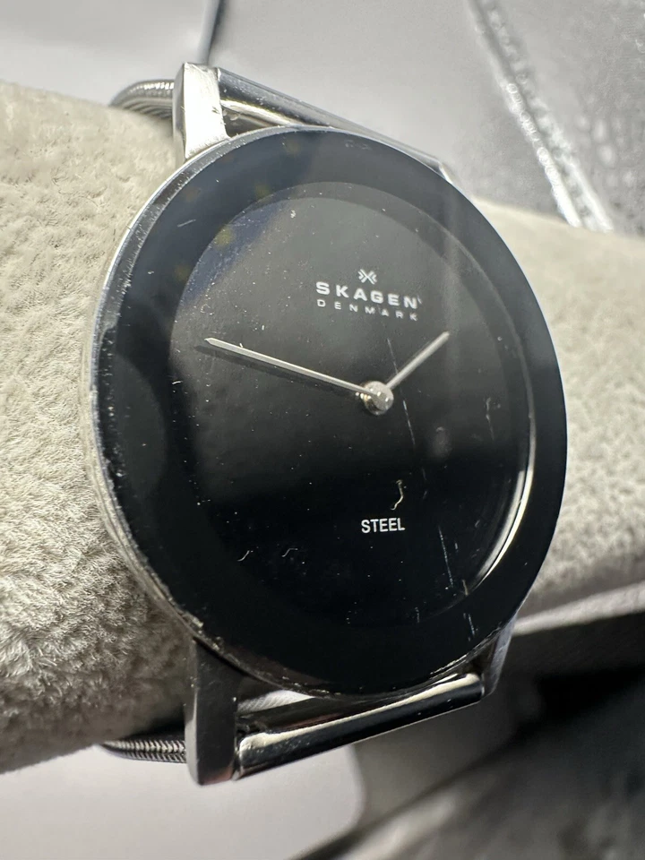 Skagen Acero 39LSSB Nueva Batería 32MM 8" Banda de Malla Inoxidable Ultra Delgada C63 Foto 3 de 4