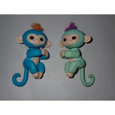 Wow wee Fingerlings Interactive Lot Of 2 Monkeys Blue Aqua Tested Working