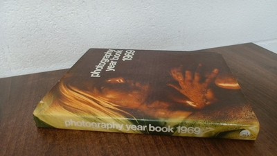			Photography Year Book 1969, John Sanders (Ed.), Fountain Press Li		