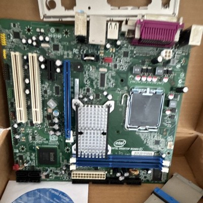 Intel Desktop Board MicroATX LGA775 DDR2 Motherboard w/ I/O Shield Cables CD