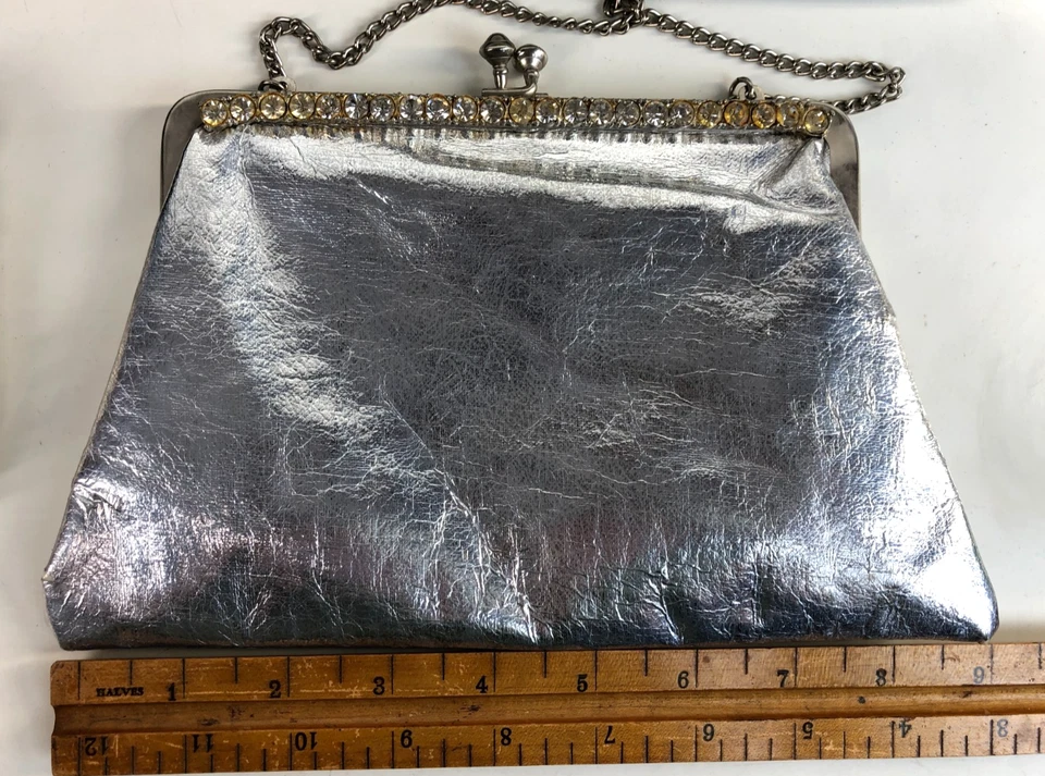 6 carteras de mano vintage de satén rojo con pedrería plateadas para damas y mujeres Foto 3 de 4