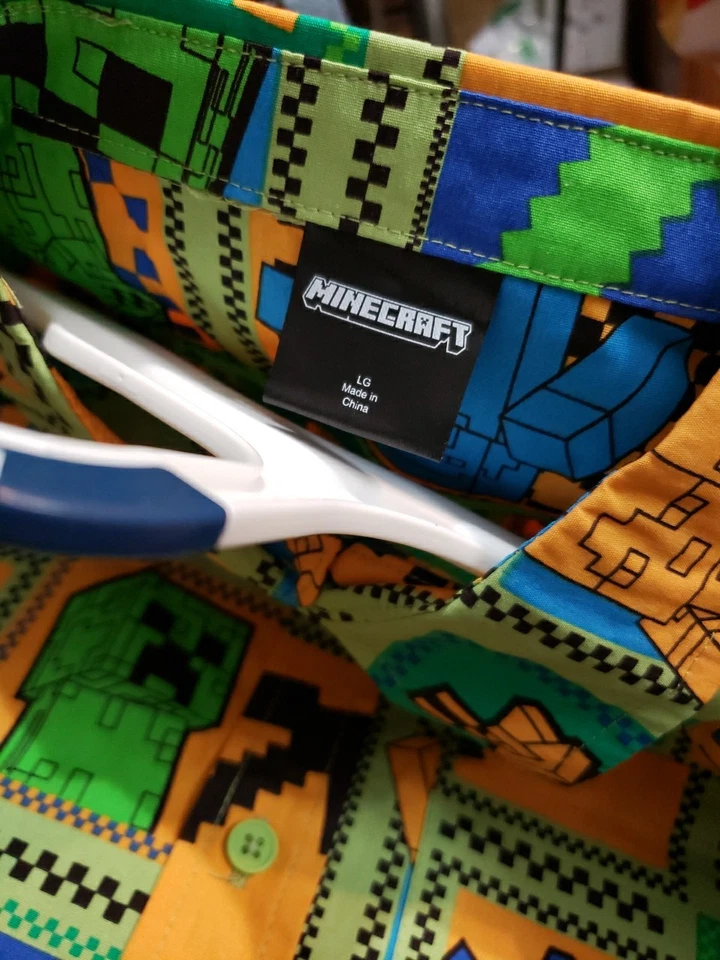Camisa con botones de manga corta estampado integral Minecraft grande para niños nueva Foto 4 de 4