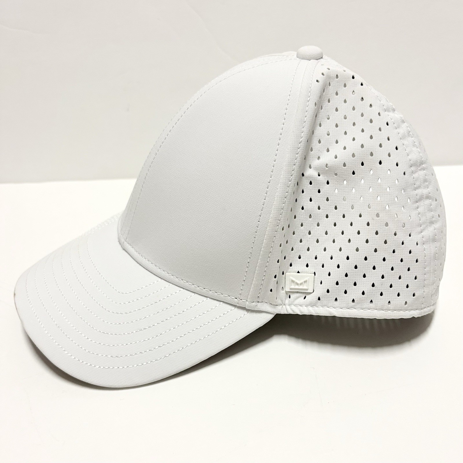 Melin A-Game Hydro White Performance Snapback Hat Cap Water Resistant XL 60cm