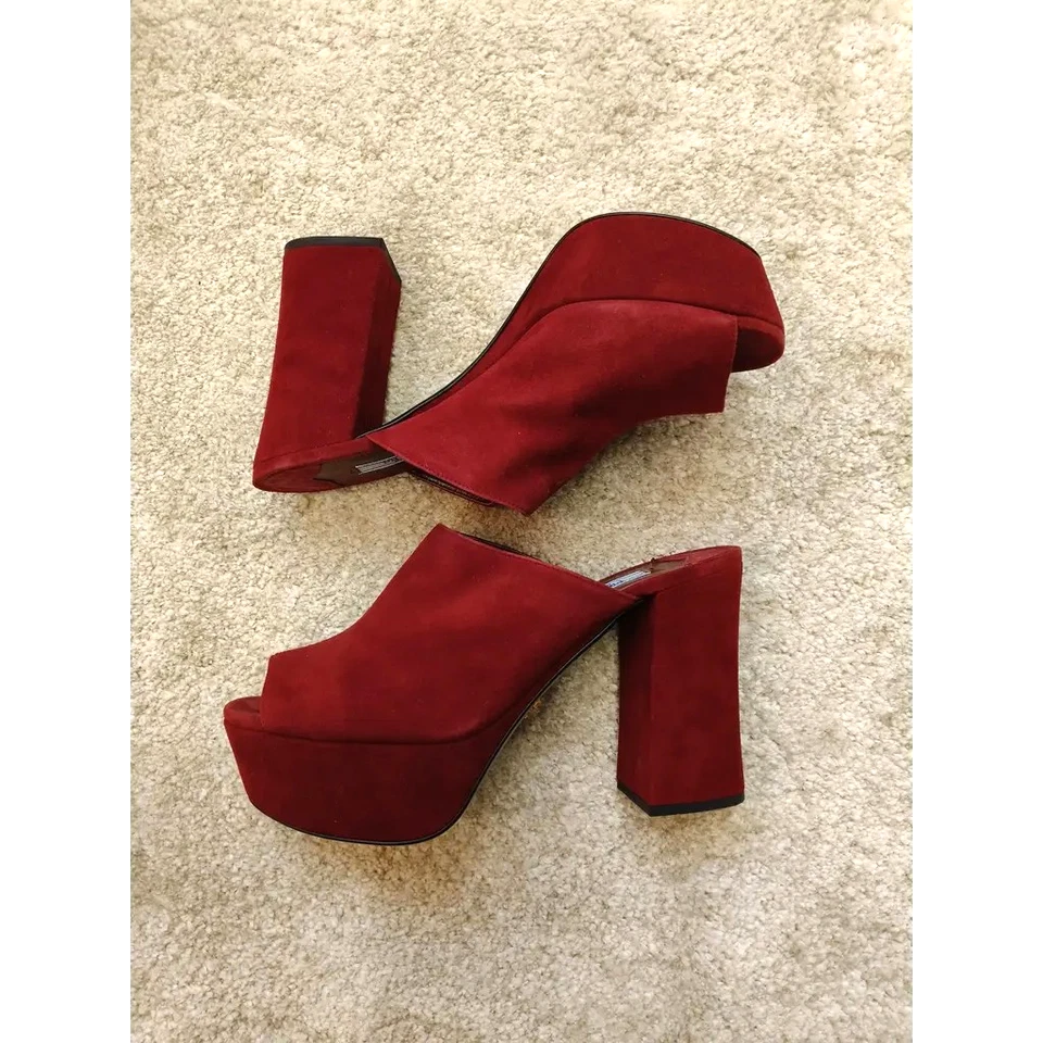 Sandali Prada in pelle scamosciata bordeaux con plateau tacco alto 39 scatola - Immagine 2 di 4