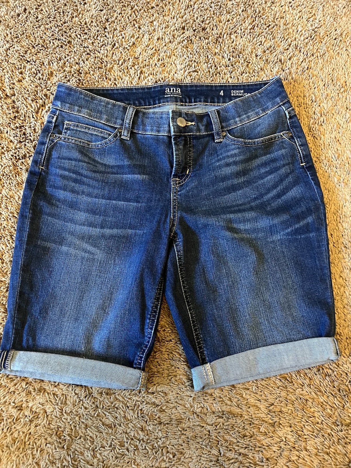 Shorts Size 4 Bermuda 8.5 Inseam Dark Wash Rolled Cuff Mid Rise women’s-image