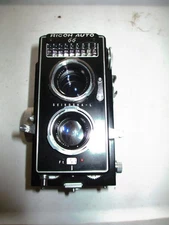 RICOH AUTO 66 TWIN LENS REFLEX 6 X 6 120 TLR CAMERA W/RIKEN SEIKOSHA LENS F3.5