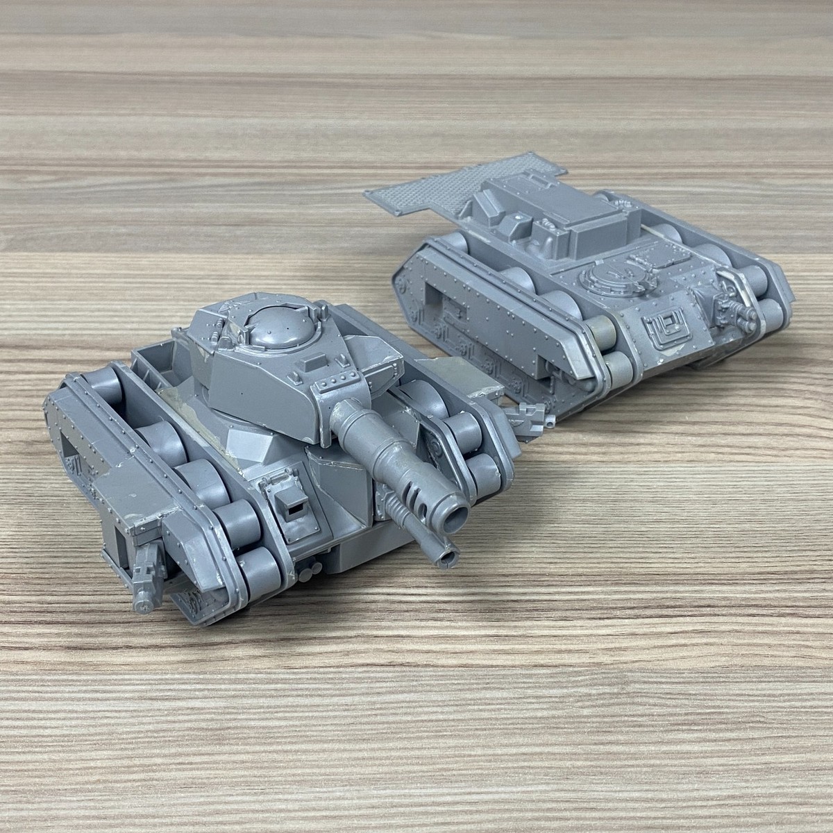 INCOMPLETE LEMAN RUSS/BASILISK TANKS ASTRA MILITARUM WARHAMMER 40K