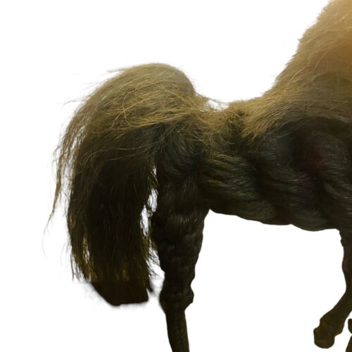 Estatuilla de caballo gris tres estrellas doradas Patrick Rich Thongkamsal esculturas de yute - Imagen 6 de 14