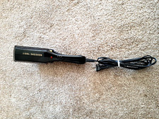 Plancha de pelo plana Vidal Sassoon modelo VS129 @2" X 4" almohadillas térmicas doradas - probada funciona