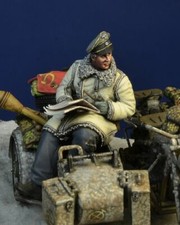 D-Day Miniature, 35185?Waffen SS Officer, Hungary,Winter 1945 (for sidecar),1/35