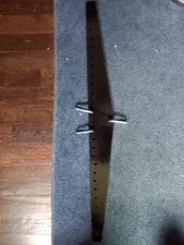 Universal Wide to Narrow Close grip, machine and bar Attachment. 28 12 in.