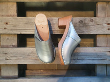Swedish Clogs Troentorp Da Vinci Silver Vegan Mid Size US Womens 8 / EU 38