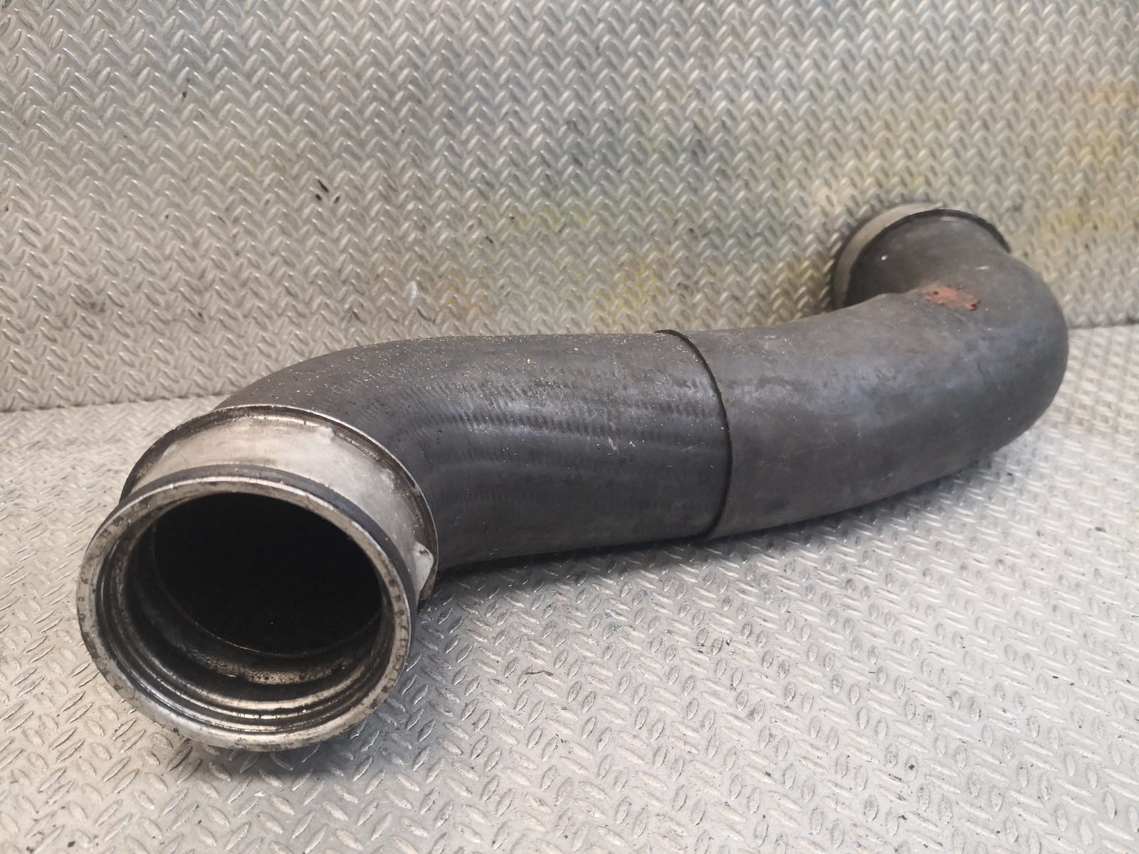 MERCEDESBENZ W211 E 320 CDI Intercooler Hose Pipe 2115282782 3.20